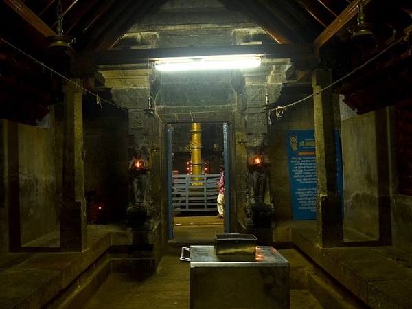 കരിങ്കല്ലിൽ തീർത്ത ക്ഷേത്രം