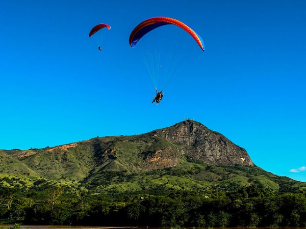 പാരാഗ്ലൈഡിംഗ് 