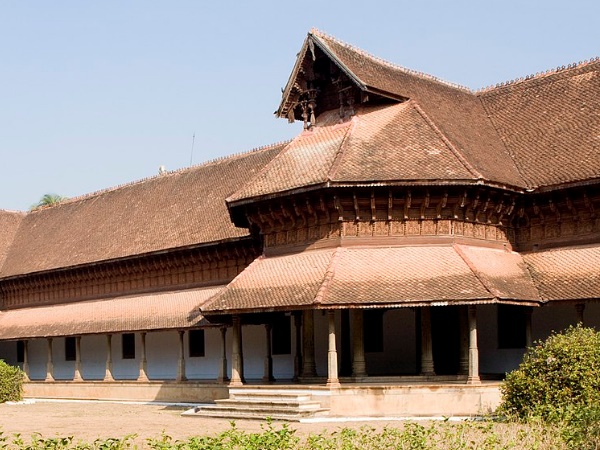 പുത്തൻമാളികയും പത്മനാഭ സ്വാമി ക്ഷേത്രവും