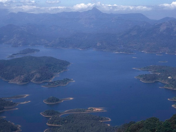 ഈ വഴിയില കാഴ്ചകൾ