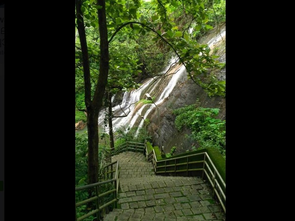 മുകളിൽ നിന്നു താഴേക്കും...താഴെ നിന്ന് മുകളിലേക്കും..