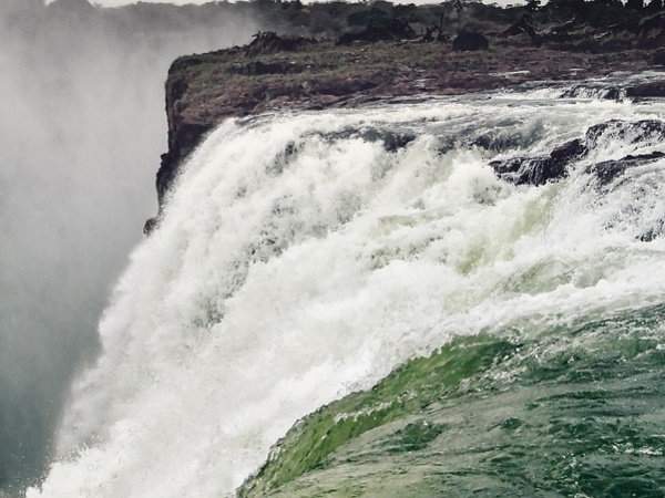 റോങ്ബാംഗ് ഫോൾസ്