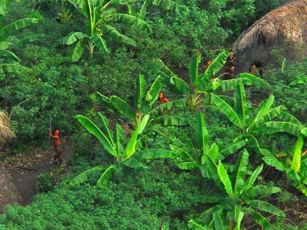 പുറമേനിന്നുള്ളവർ എത്തിയപ്പോൾ