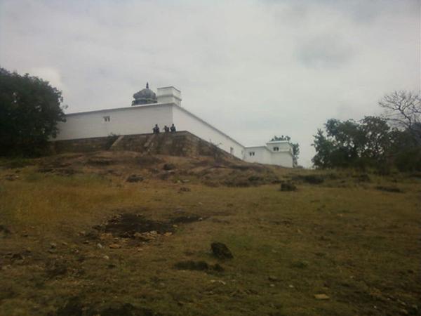 ഇരിക്കൻകുടി മാരിയമ്മൻ