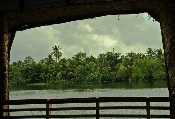 200 രൂപയ്ക്ക് അടിച്ചു പൊളിക്കാം