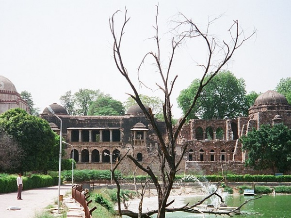 ഹൗസ് ഖാസ്