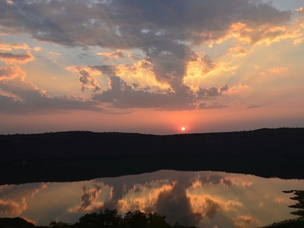 ലോനാർ തടാകം