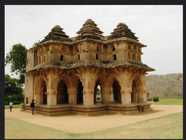 ലോട്ടസ് മഹല്‍