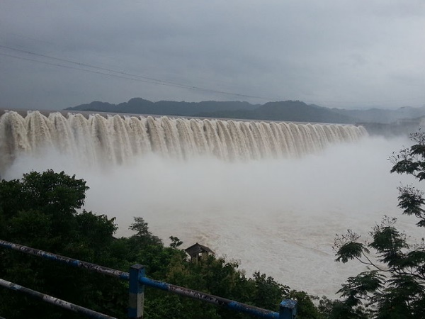 സർദാർ സരോവർ അണക്കെട്ട്