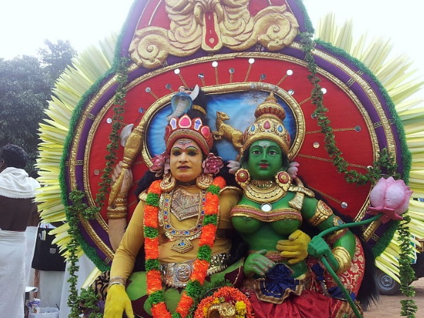 ഓണപ്പതാക ഉയർത്തി തുടക്കം!