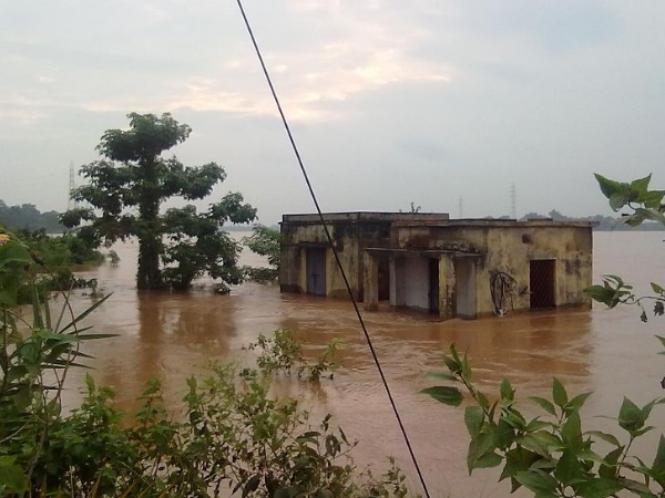 ഒറ്റപ്പെട്ടു കിടക്കുന്നവർ