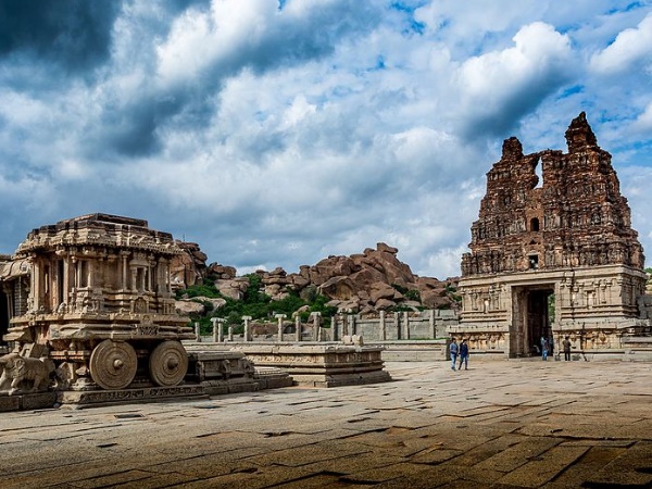 സംഗീതസാന്ദ്രമായ തൂണുകൾ