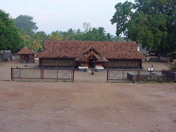 കുളത്തൂപ്പുഴ ശ്രീധർമ്മശാസ്താക്ഷേത്രം