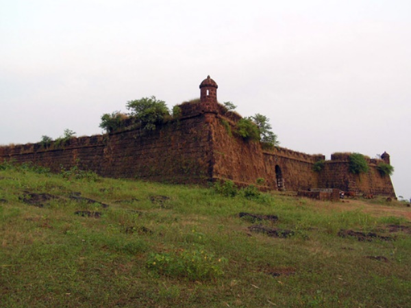 കോർജ്യുവെം കോട്ട