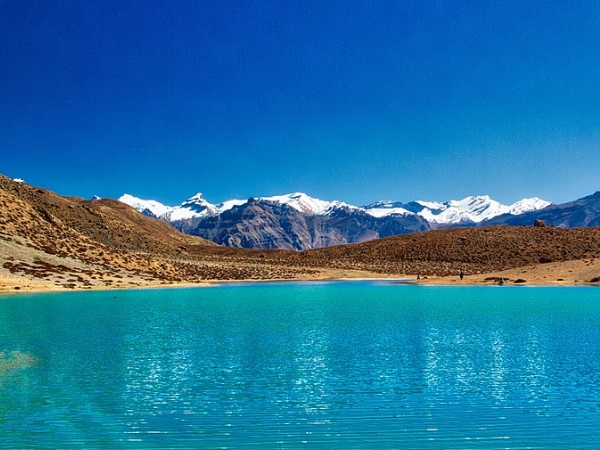  പിടിച്ചു നിർത്തുന്ന തടാകക്കാഴ്ചകൾ