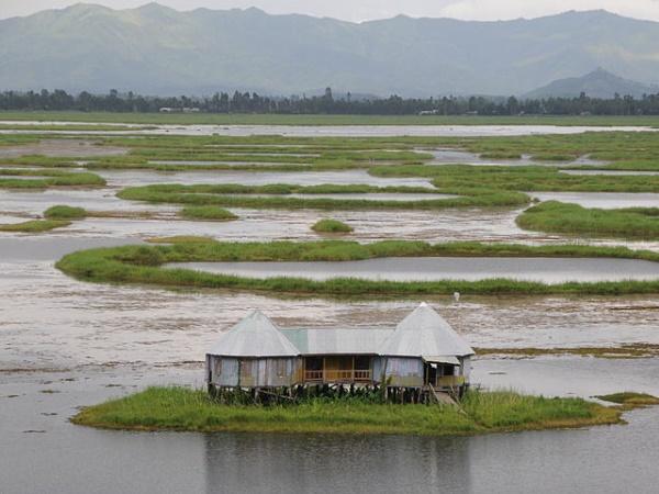 ലോക്താക്ക് തടാകം