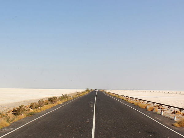 എങ്ങോട്ട് നോക്കിയാലും വഴികൾ...വഴികൾ മാത്രം!!