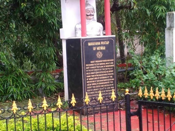 യാത്രയ്ക്കിടെ പകർത്തിയ ചിത്രങ്ങൾ