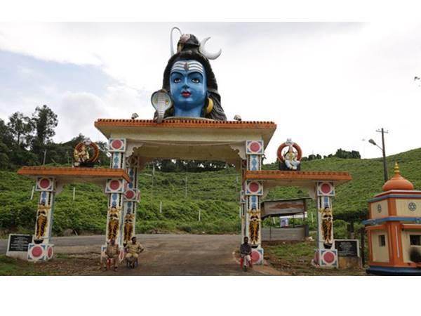  ഭക്ഷണത്തിനും ശൗചാലയത്തിനും നിലയ്ക്കൽ