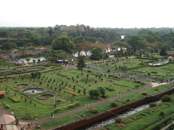 കാണാൻ കാഴ്തകളൊരുപാട്