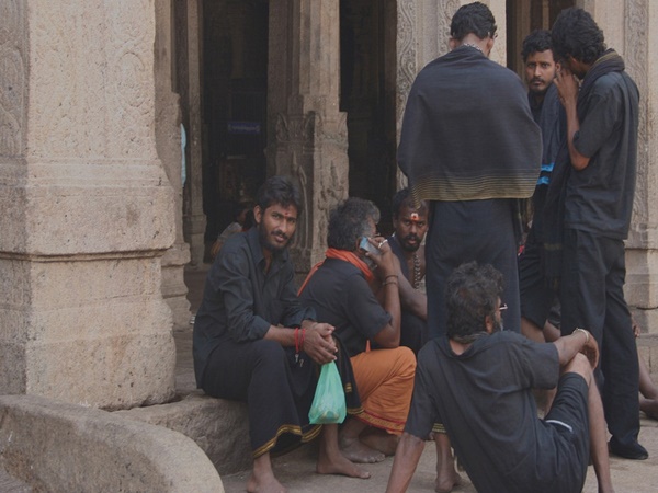 ഇരുമുടിക്കെട്ടേന്തിയുളള യാത്ര