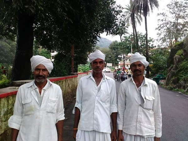 യാത്രയ്ക്കിടെ പകർത്തിയ ചിത്രങ്ങൾ