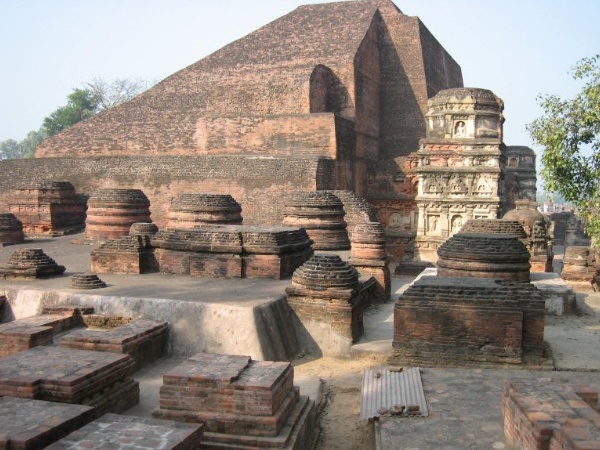 ബീഹാറിലെ നളന്ദയും പാവാപുരിയും 