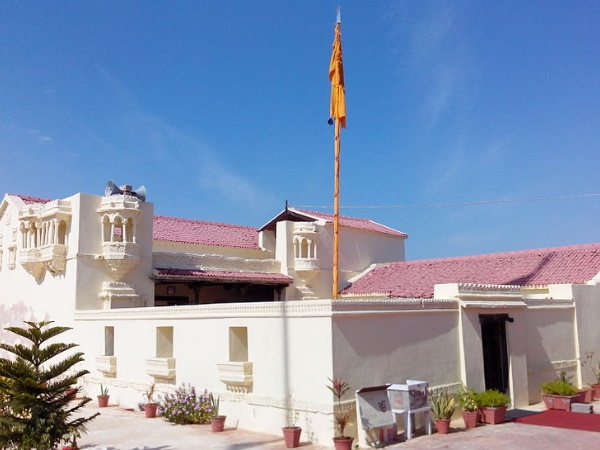 പകൽവെളിച്ചത്തിലെ രാപ്പാർ