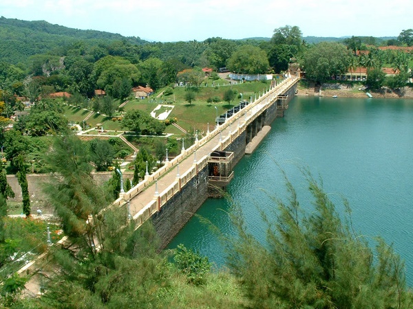 നെയ്യാർ അണക്കെട്ട്