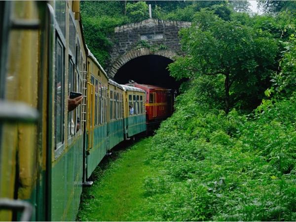 നാരോ ഗേജ് റെയില്‍വേ 