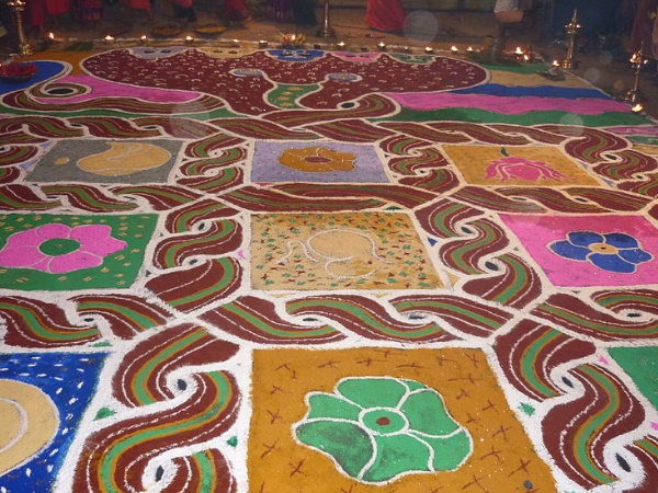 നിലവറയും തേവാരപ്പുരയും