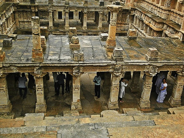 ജലത്തിനു നല്കി ആദരം