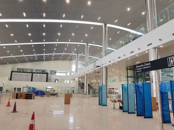 സർവ്വീസ് നടത്താൻ മൂന്ന് കമ്പനികൾ