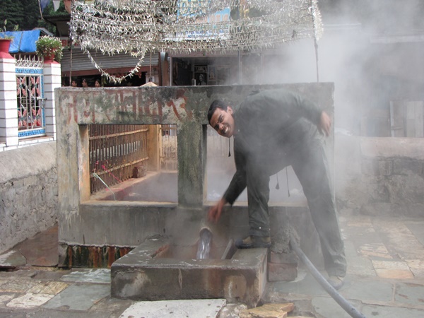 ചൂടു നീറുറവകൾ