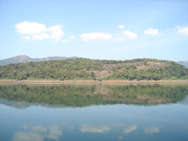 ഇടമലയാർ അണക്കെട്ട് 