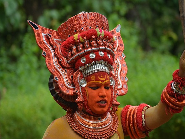 ബാലുശ്ശേരി കോട്ട വേട്ടക്കൊരുമകൻ ക്ഷേത്രം