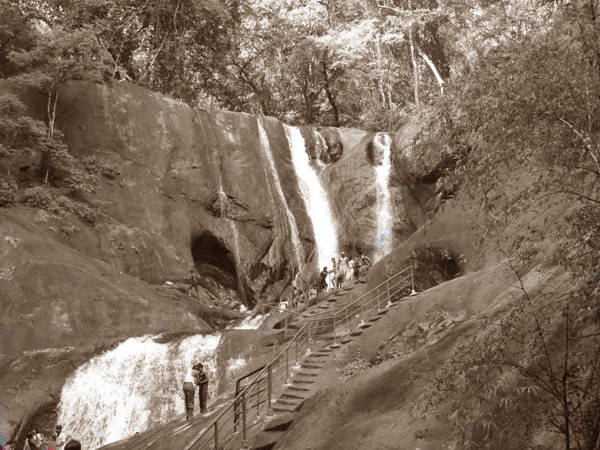 ഏറ്റവും അധികം സഞ്ചാരികൾ എത്തുന്ന ഇടം