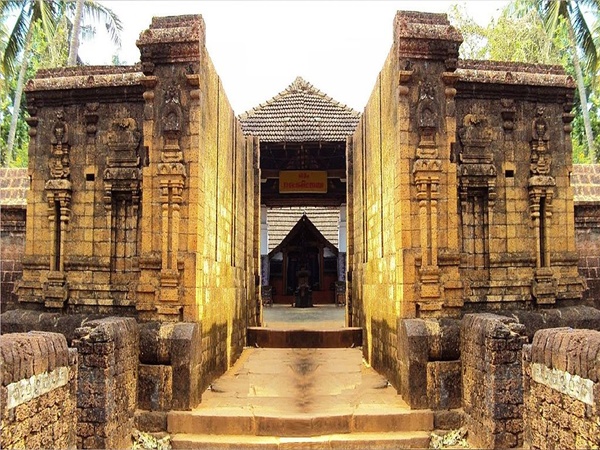 പുരാവസ്തു വകുപ്പിന്റെ കീഴിൽ