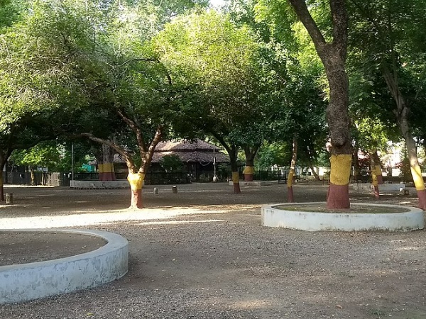 300 ഏക്കർ ഭൂമിയിൽ