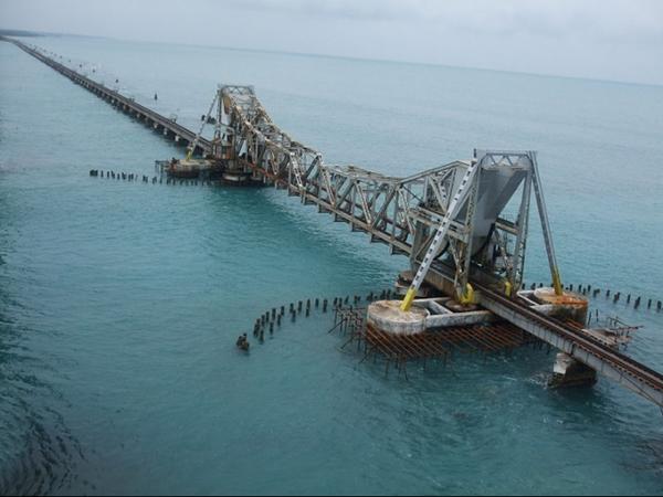 പാമ്പൻപാലം