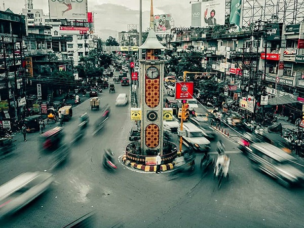 അതിർത്തി കടന്നെത്തുന്ന സാധനങ്ങൾ