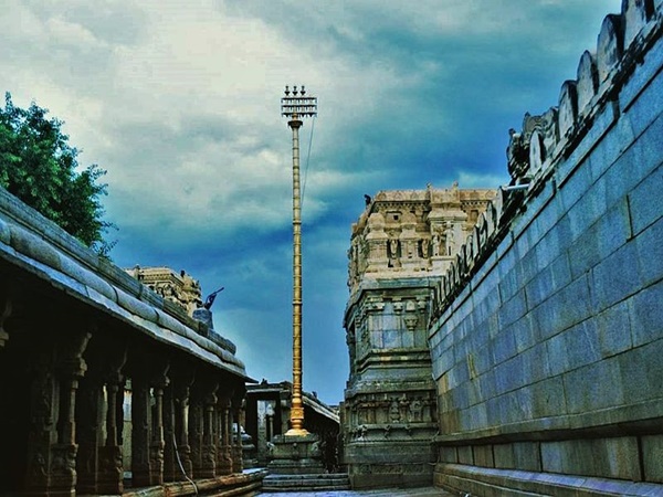 ആദ്യം ചരിത്രം