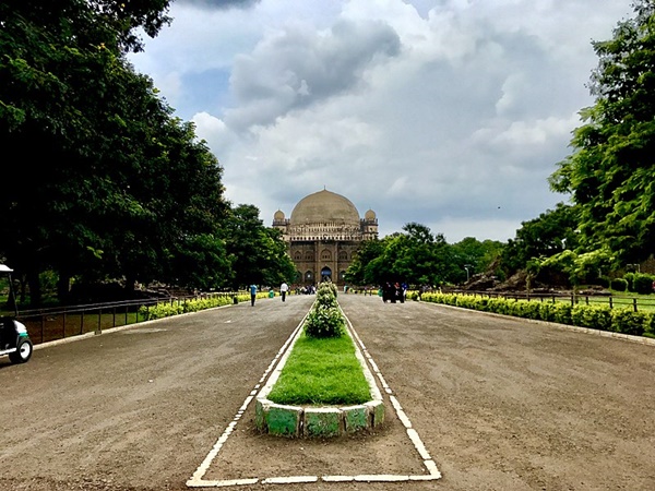 ഗോൽ ഗുംബാസ്