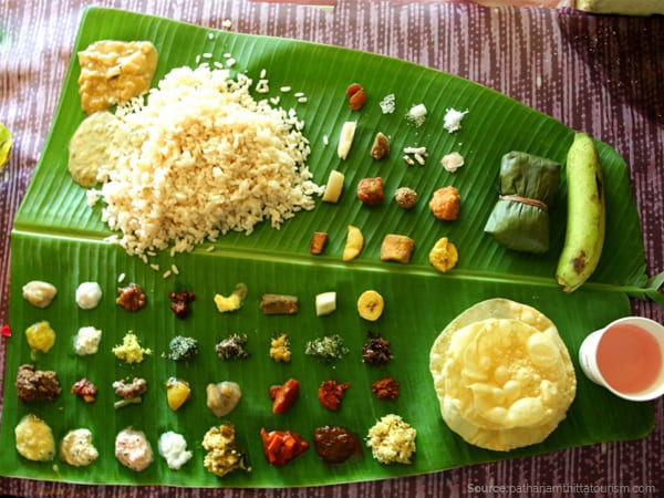 പാട്ടുപാടി ചോദിച്ചു വാങ്ങുന്ന വള്ളസദ്യ