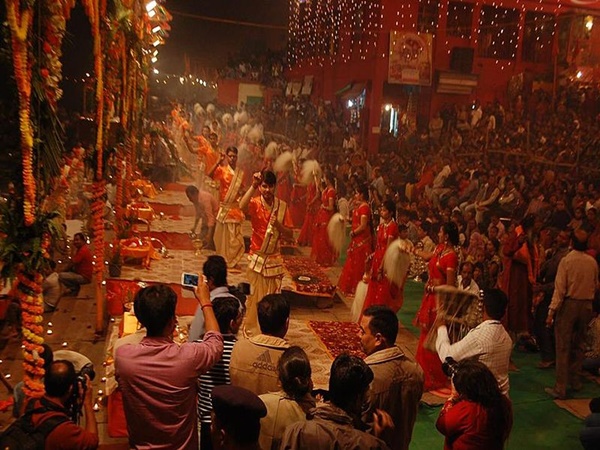 ദശാശ്വമേദ് ഘട്ട് എന്നാൽ