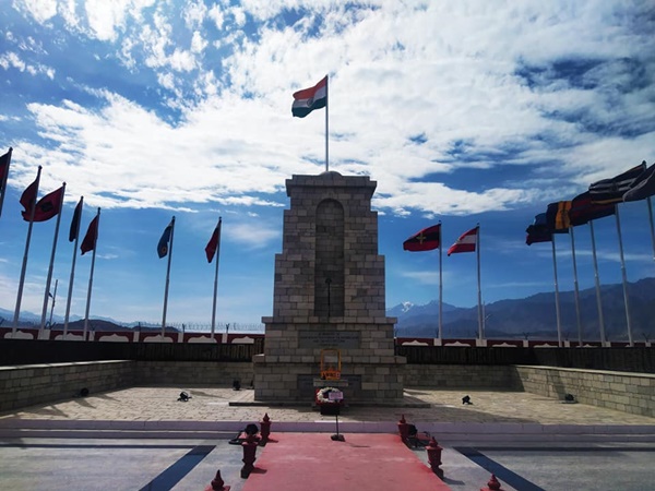 എങ്ങനെയാണ് ലഡാക്കിൽ പോയതും കറങ്ങിയതും?