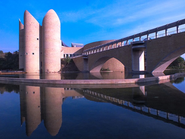 ഒരു ആധുനിക കലാസൃഷ്ടി