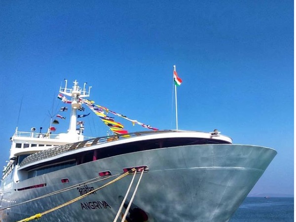 16 മണിക്കൂർ യാത്ര