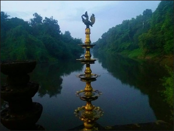 കണ്ണാംതുമ്പീ പോരാമോ