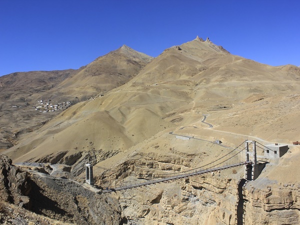 തേളുകളെ ഒഴിപ്പിക്കാൻ